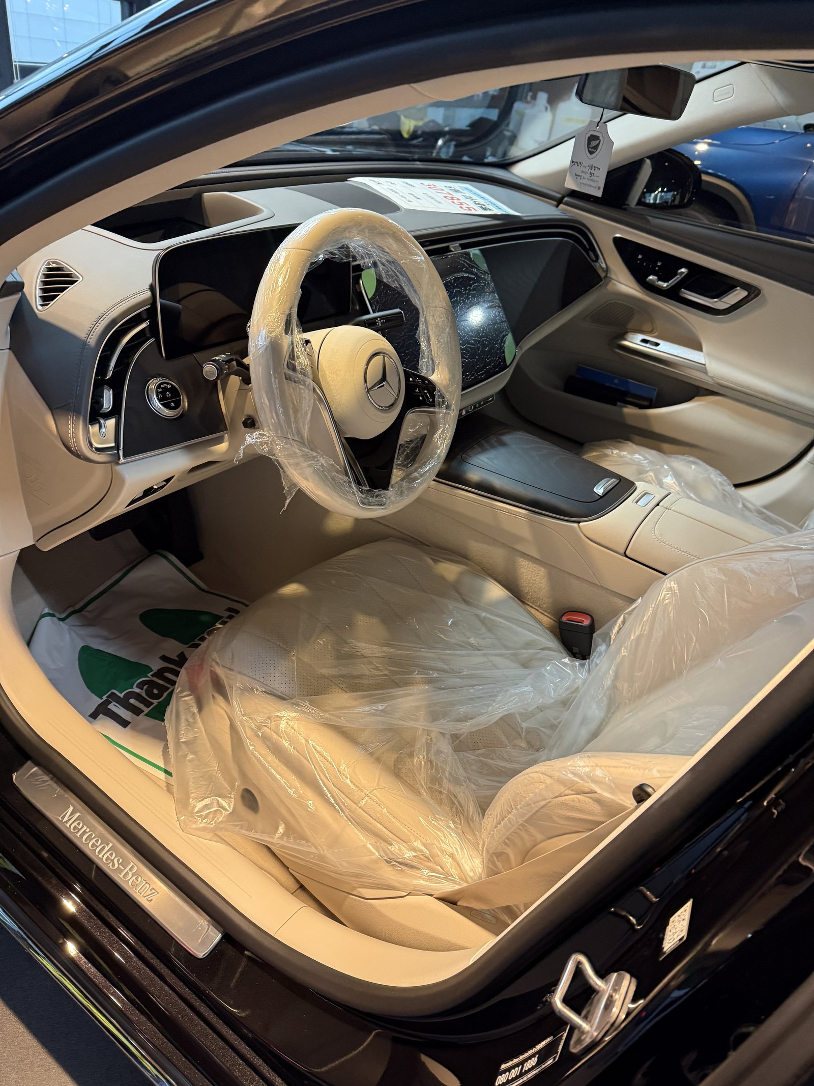 E200 EX 아이보리 실내