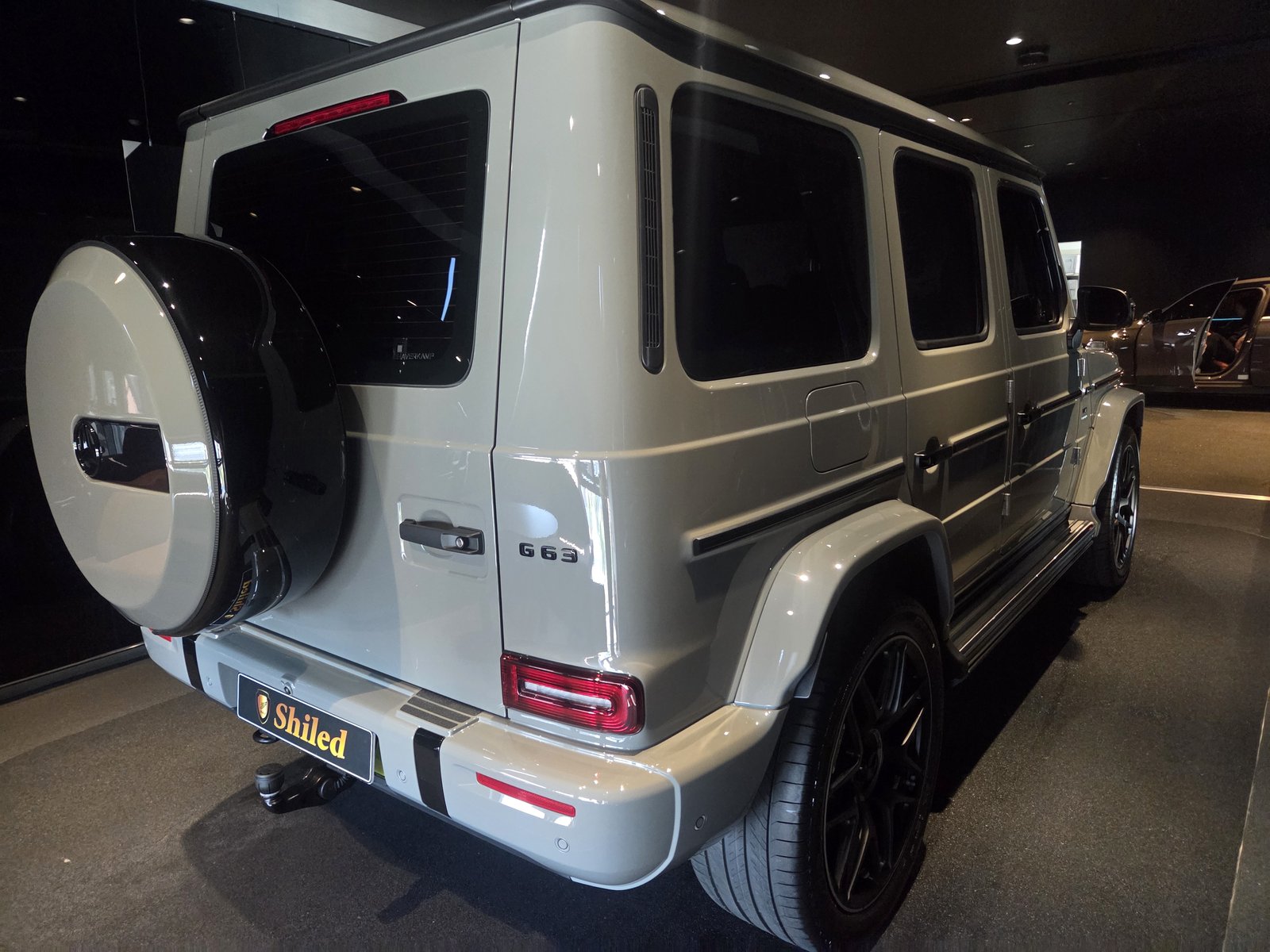G63 그레이 후측면