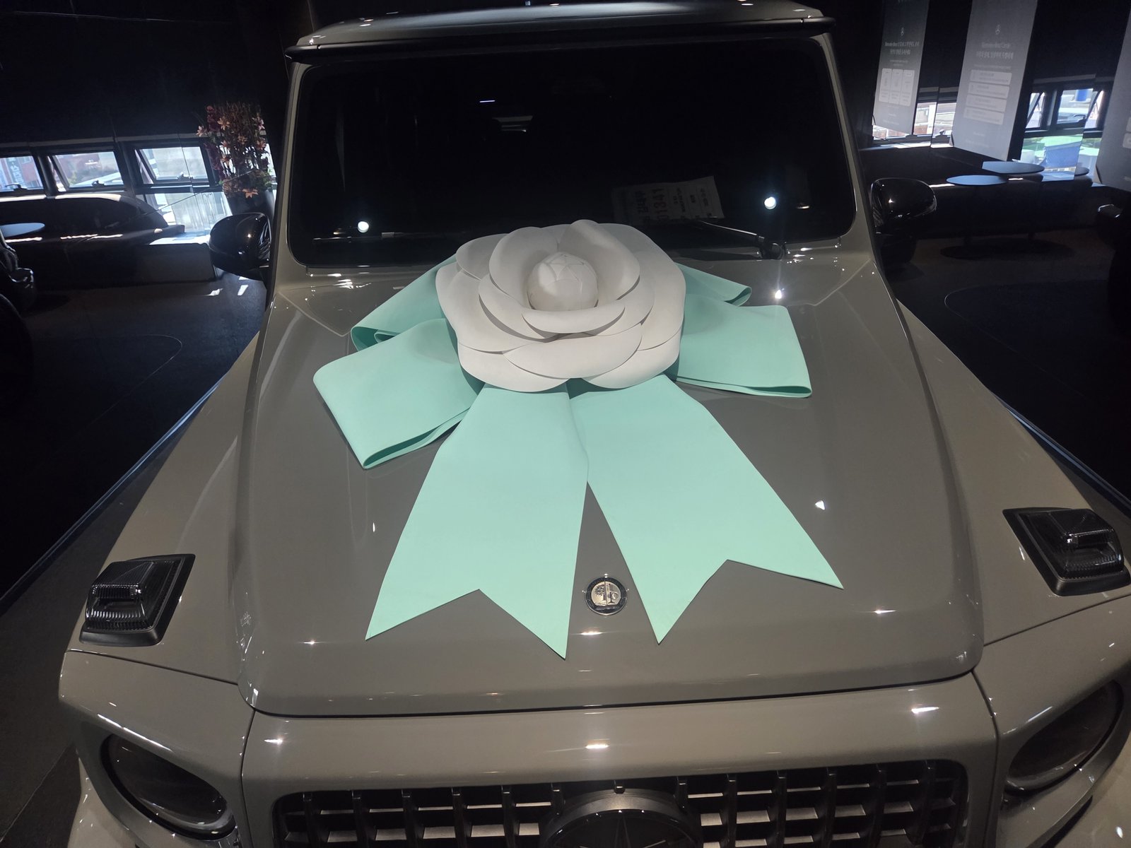 G63 그레이 보닛 출고 리본