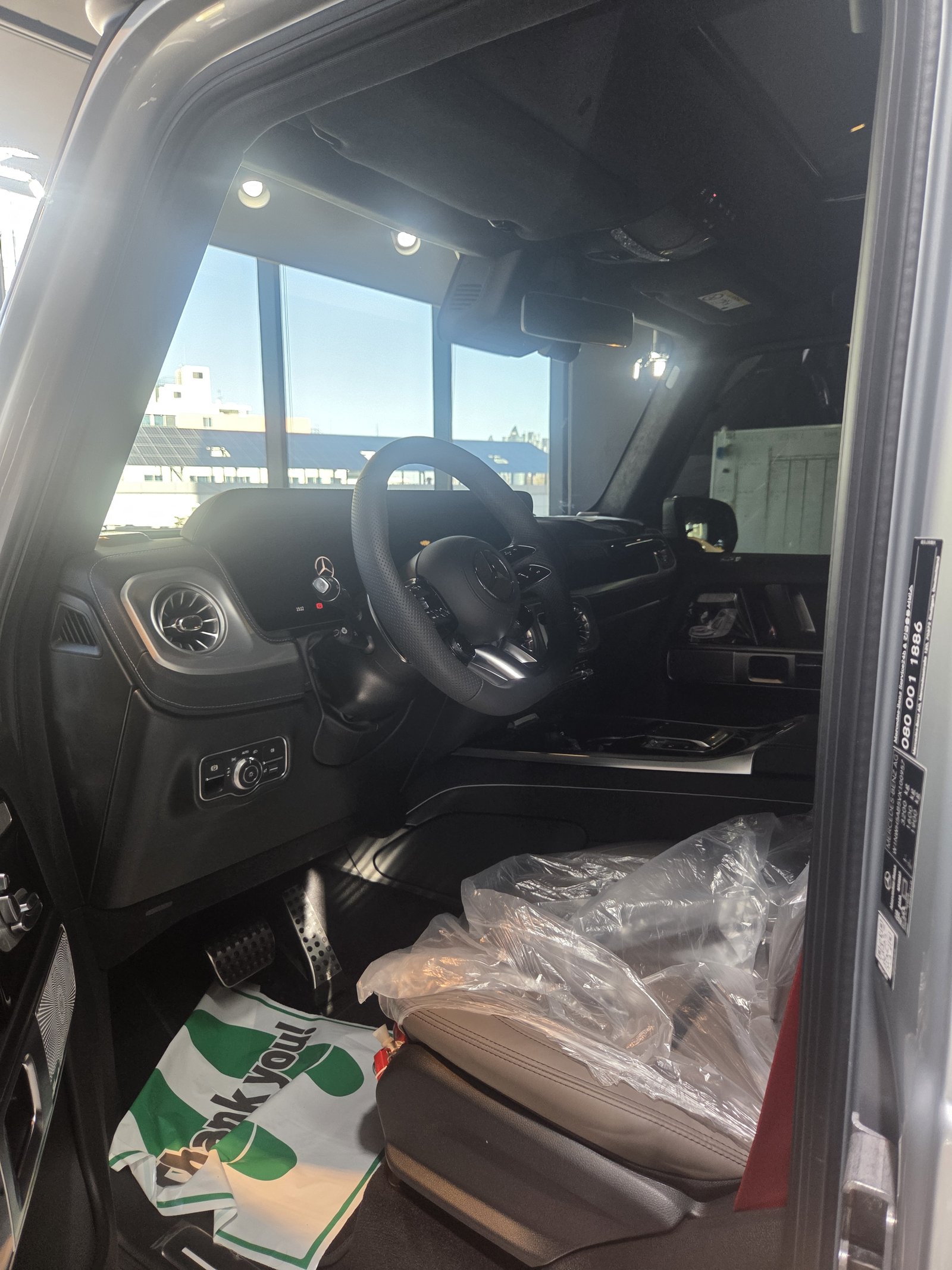 G63 블랙 실내
