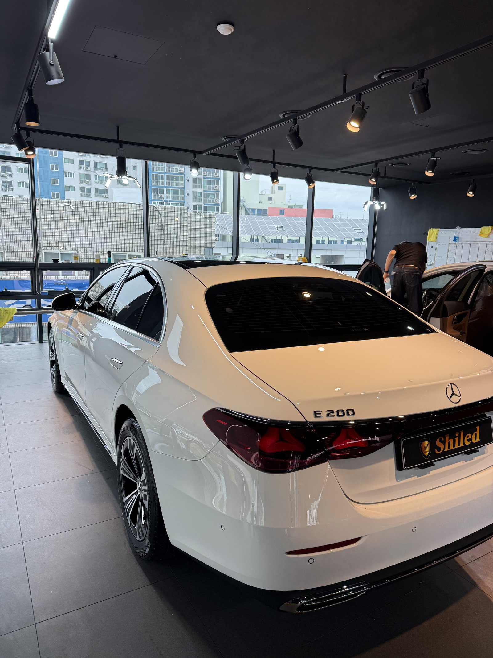 E200 EX 백색 측후면