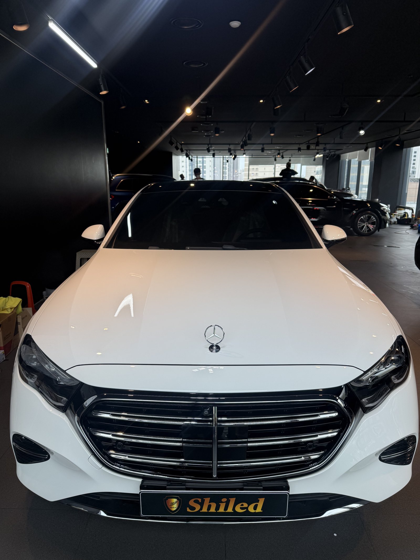 E350e 백색 정면