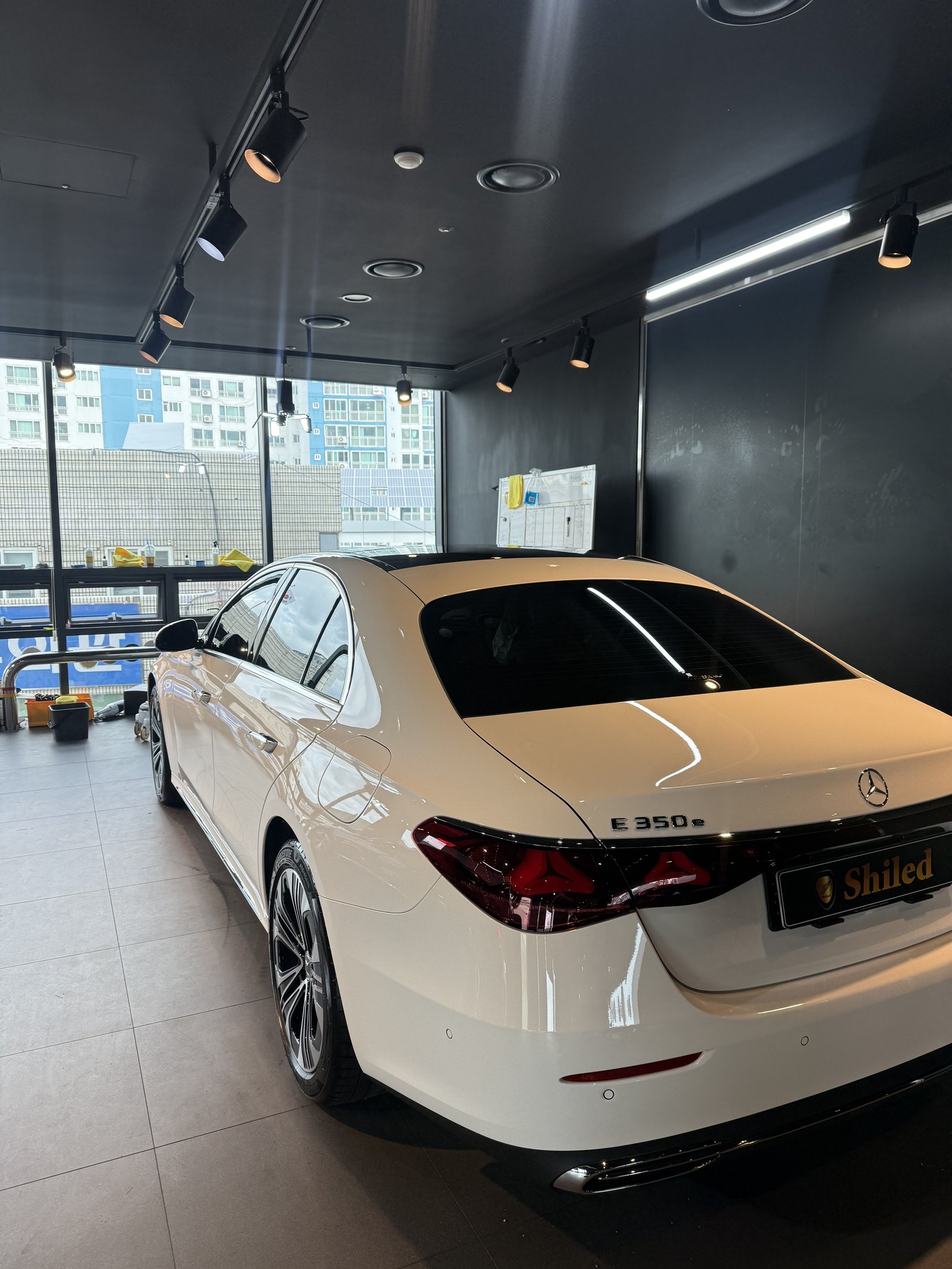 E350e 백색 측후면