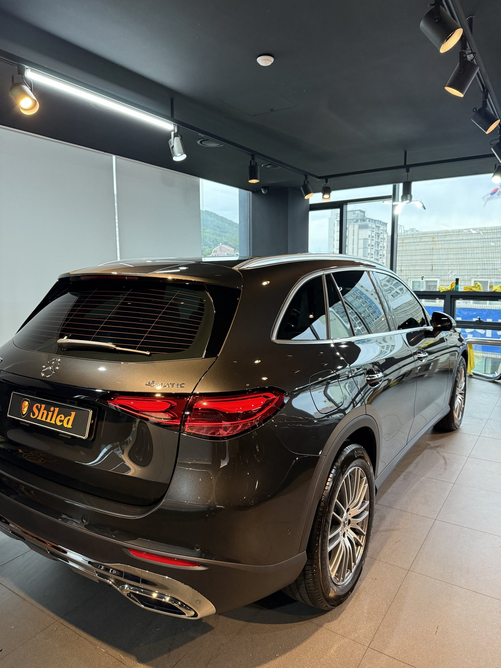 GLC300 그레이 후측면