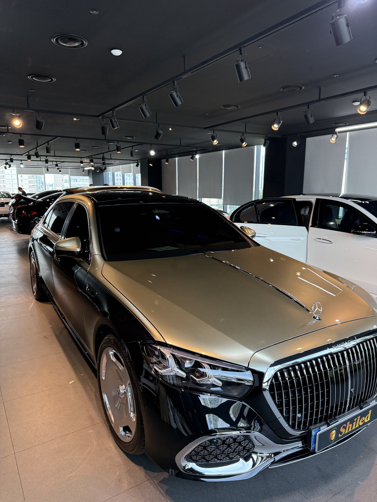 마이바흐 S580 투톤 전측면 - 부산 유리막코팅