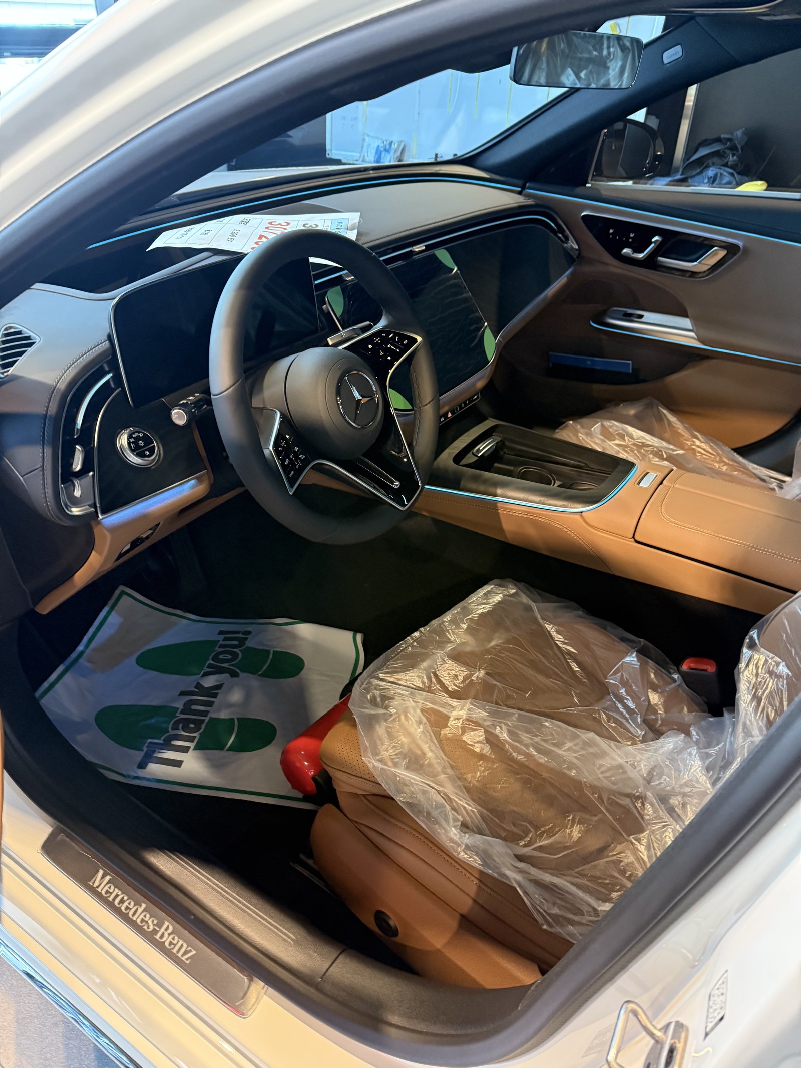E200 EX 탠 가죽 실내