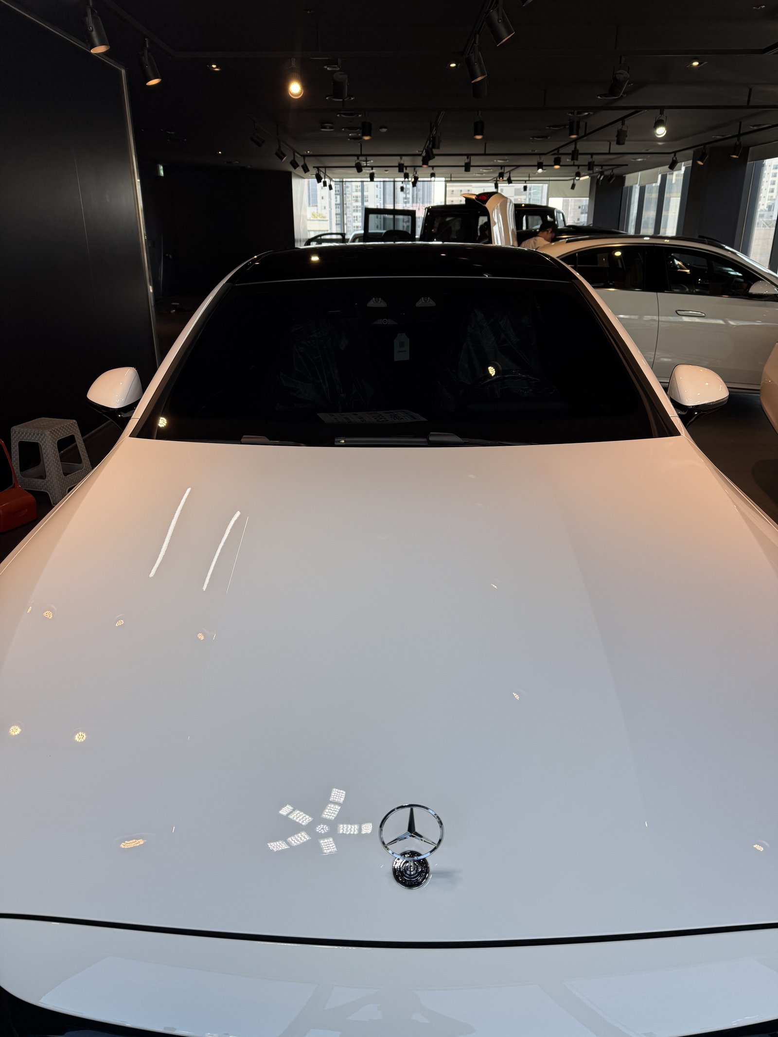 E200 EX 백색 보닛 - 부산 유리막코팅