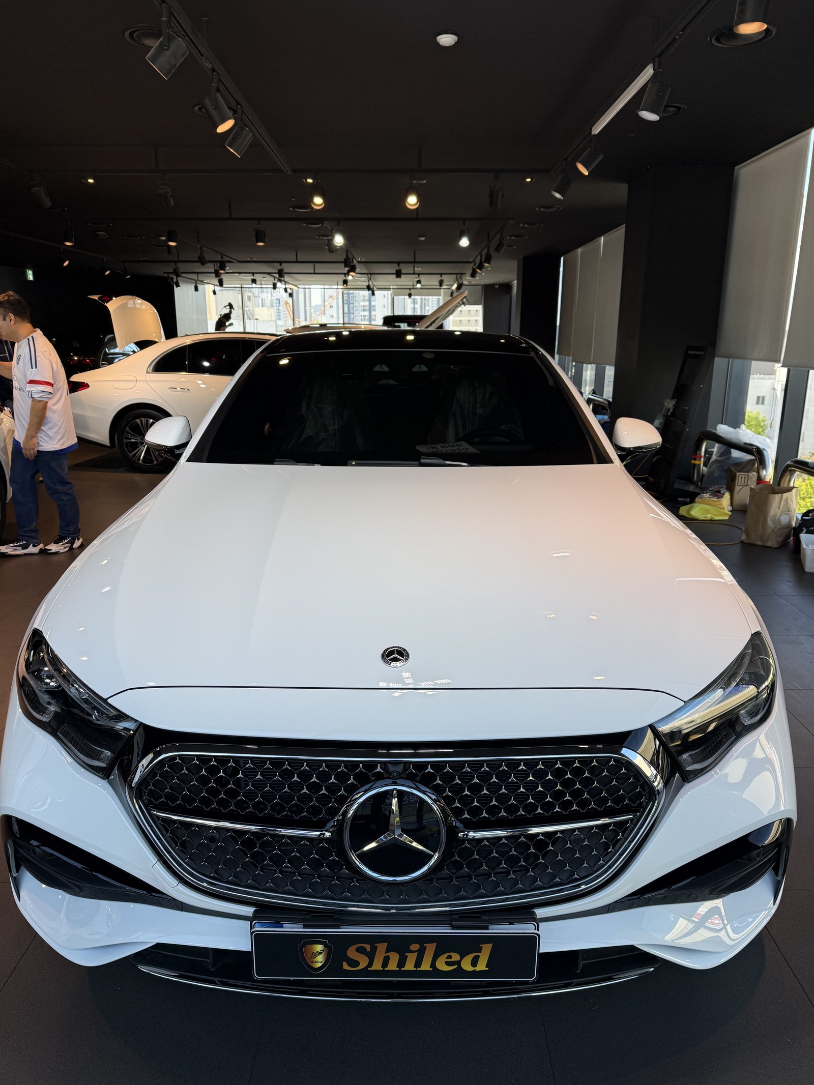 E200 AMG 백색 정면 다이아몬드 그릴