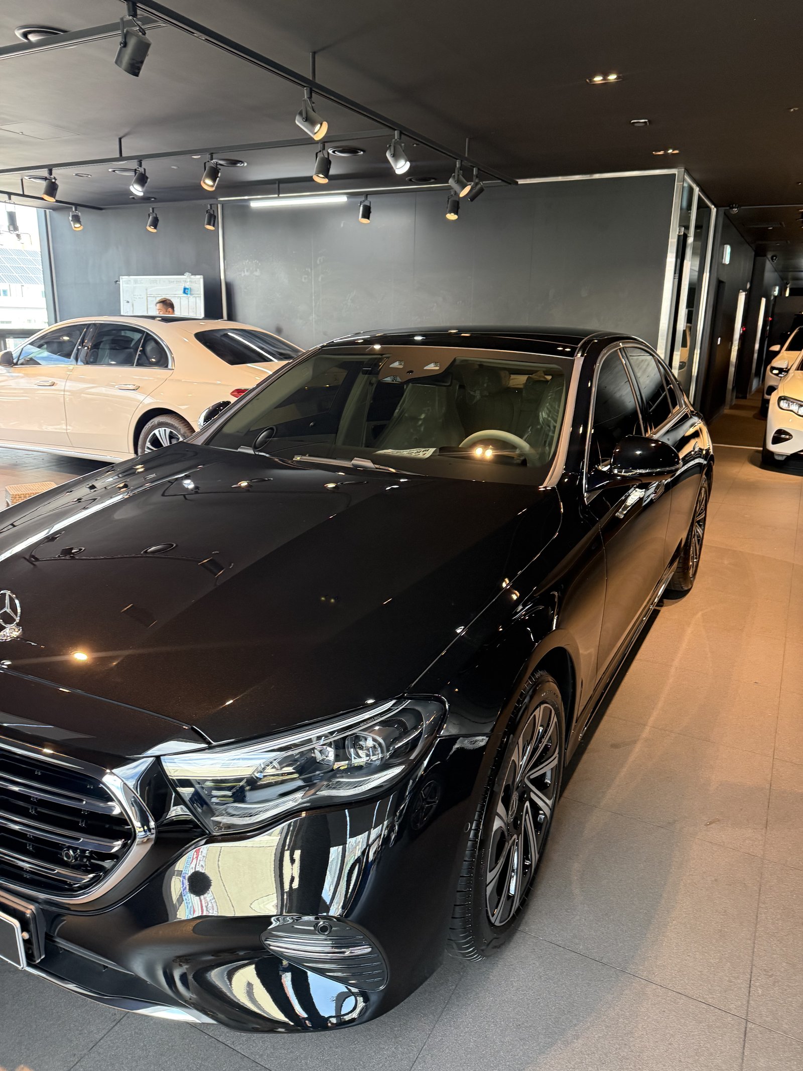 E300 EX 그레이 전측면 반대편