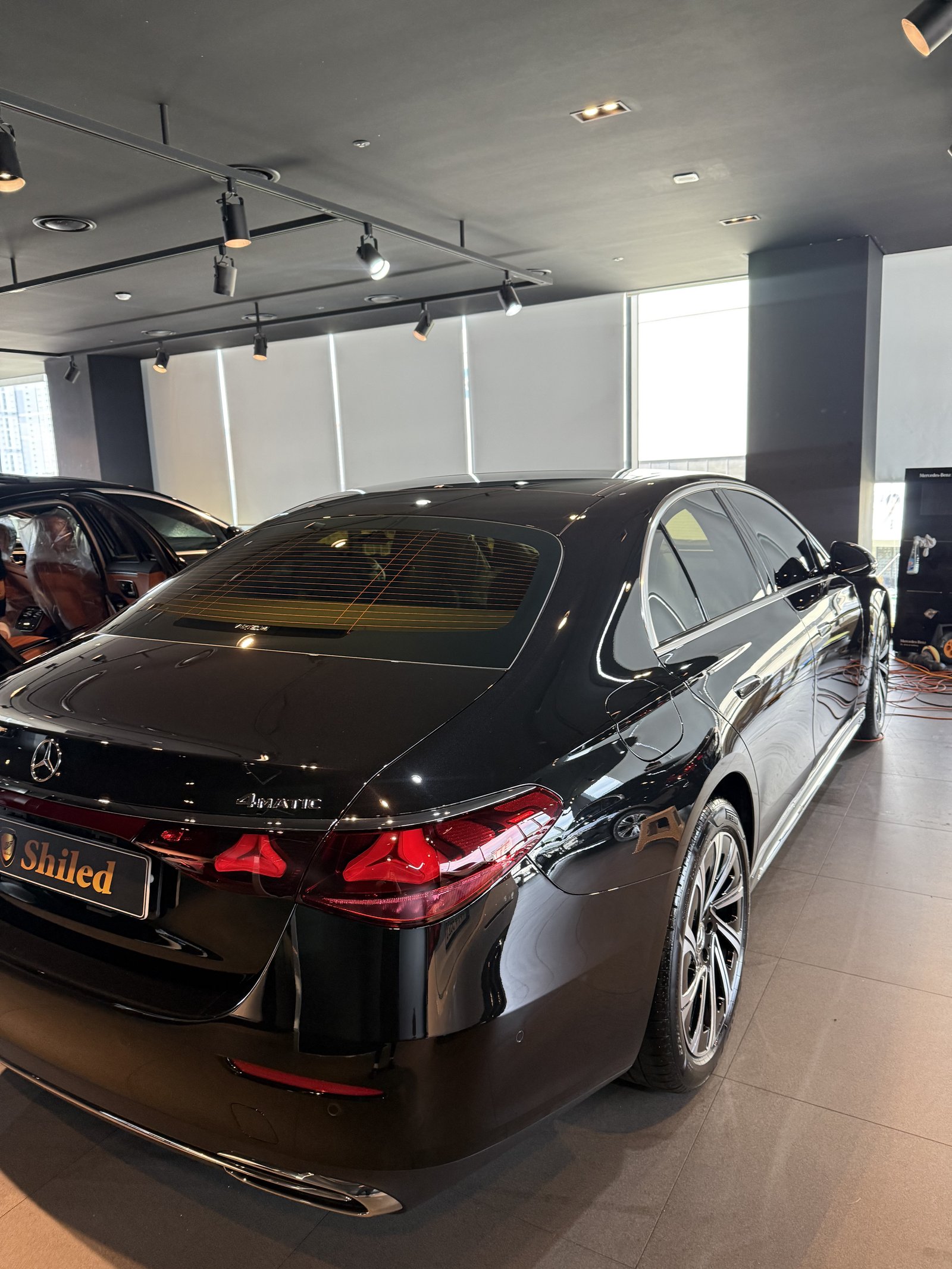 E300 EX 그레이 후측면