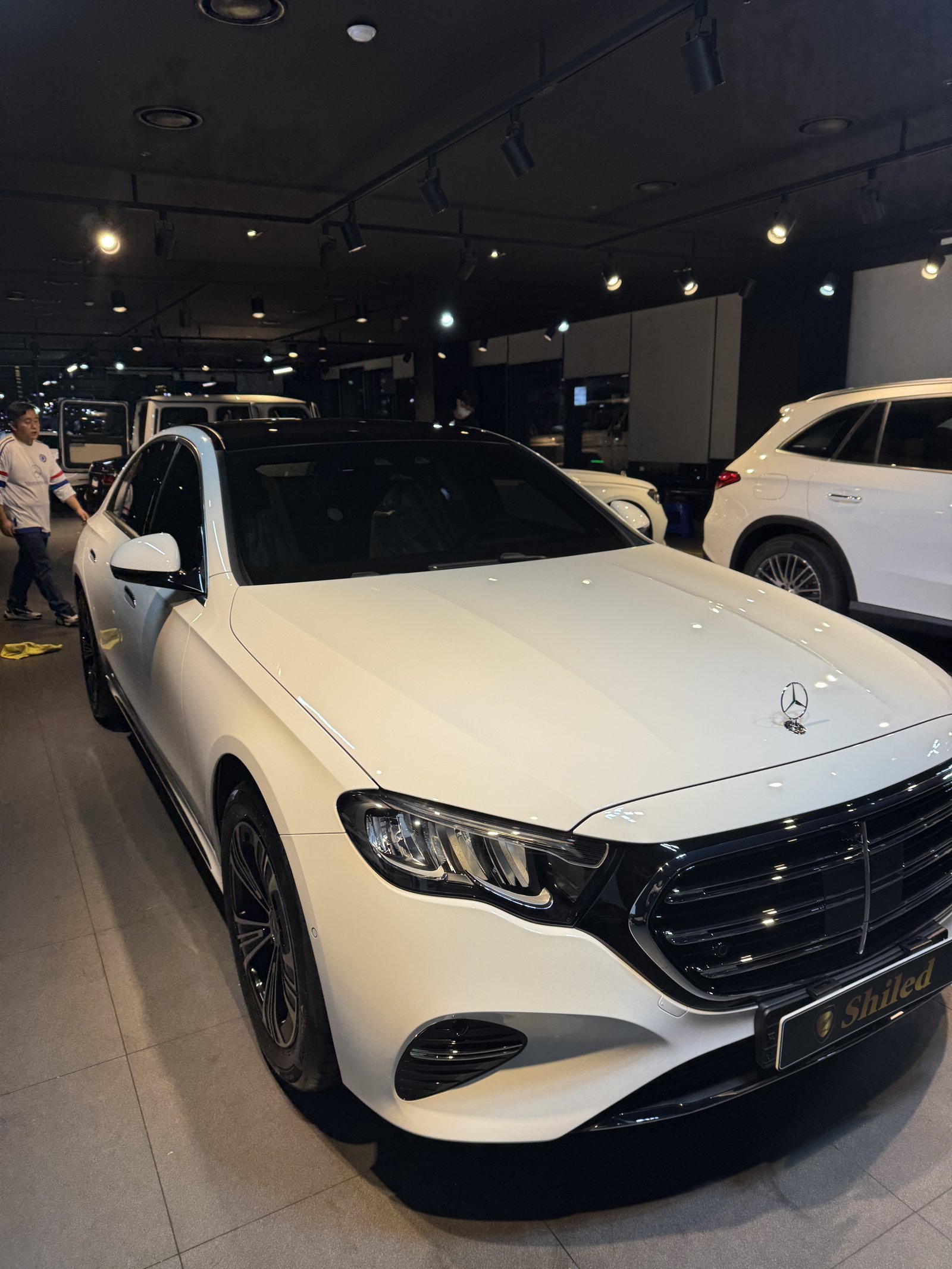 E200 EX 백색 전측면 - 부산 유리막코팅