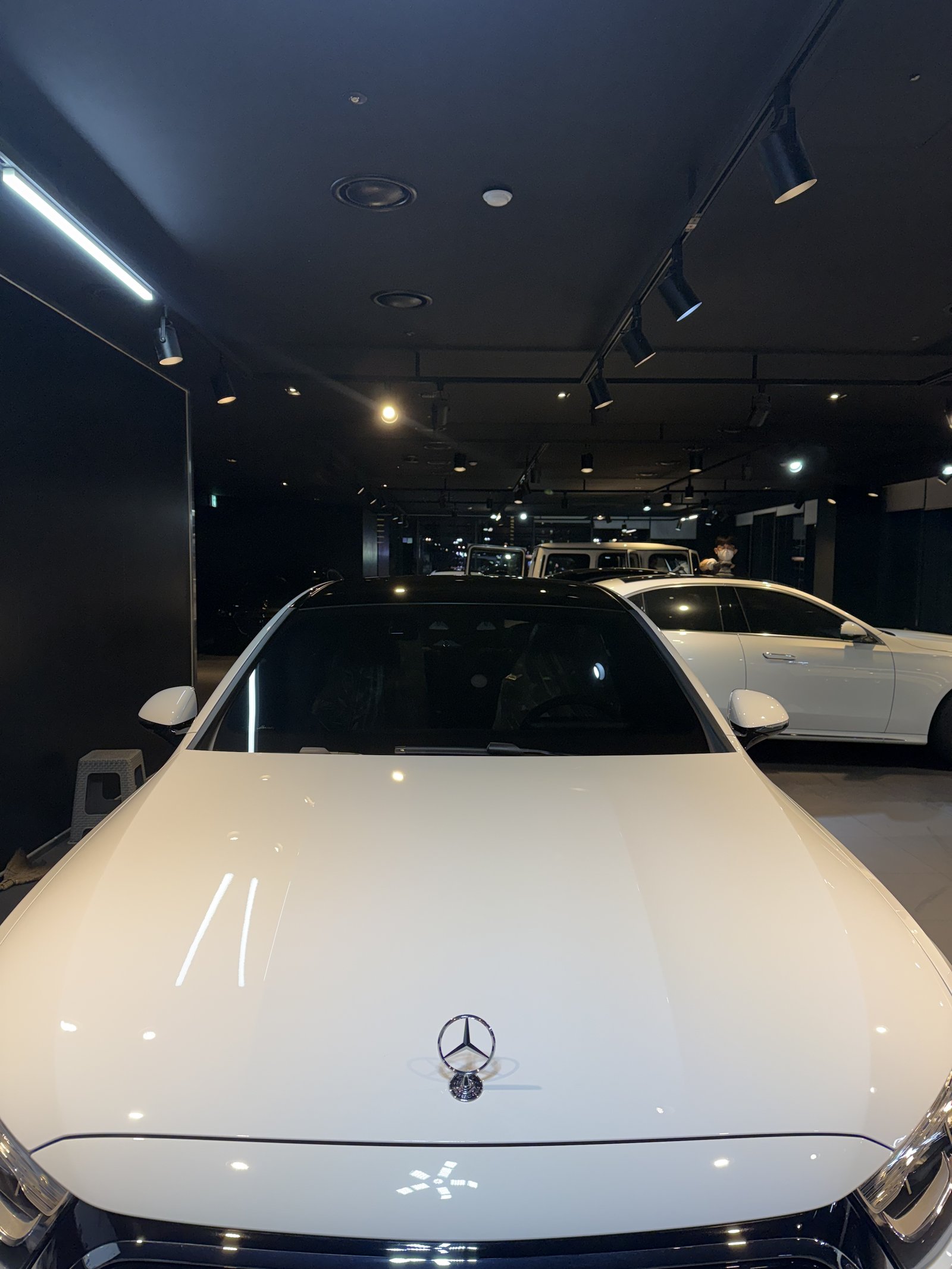 E200 EX 백색 보닛